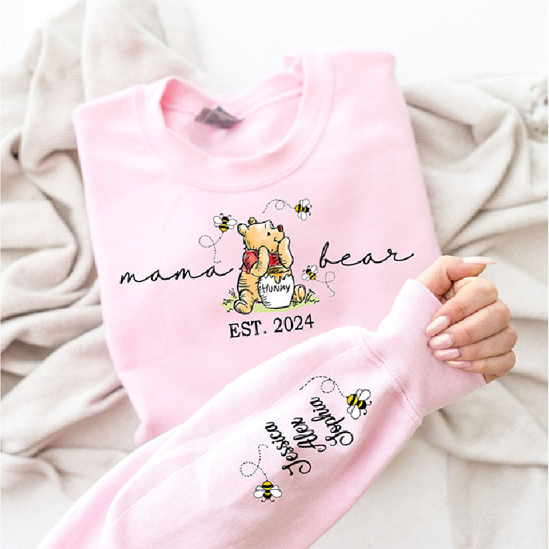 Sweat-shirt personnalisé « Mama Bear » avec abeilles, « Mama Est » avec le nom de l'enfant sur la manche