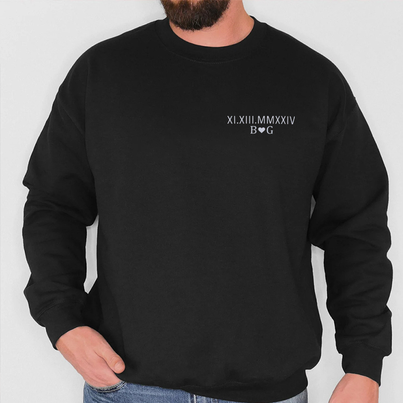 Sweat-shirt personnalisé brodé avec chiffres romains et initiales