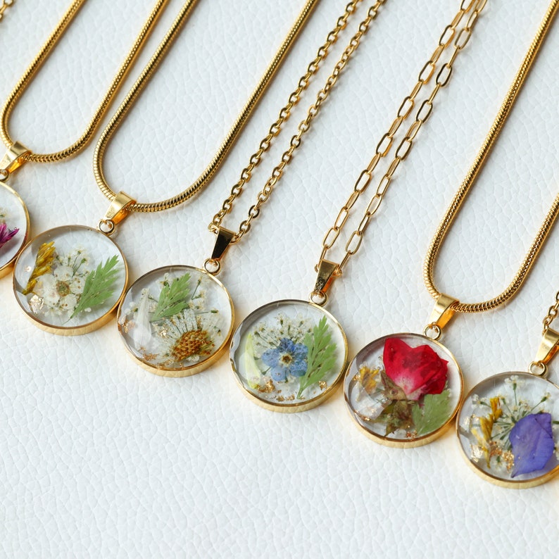 Custom Birth Month Flower Necklace, Birth Flower Necklace, Handmade Pressed Floral Necklace, Bridesmaid Gift, Birthday Gift, Gift for Her
