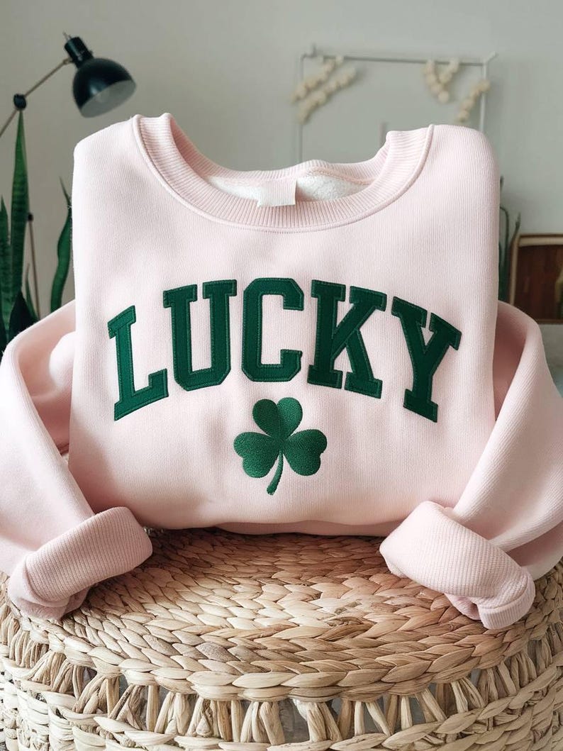 Sweat-shirt brodé trèfle personnalisé, sweat-shirt enfant personnalisé pour la Saint-Patrick, sweat-shirt irlandais pour la Saint-Patrick