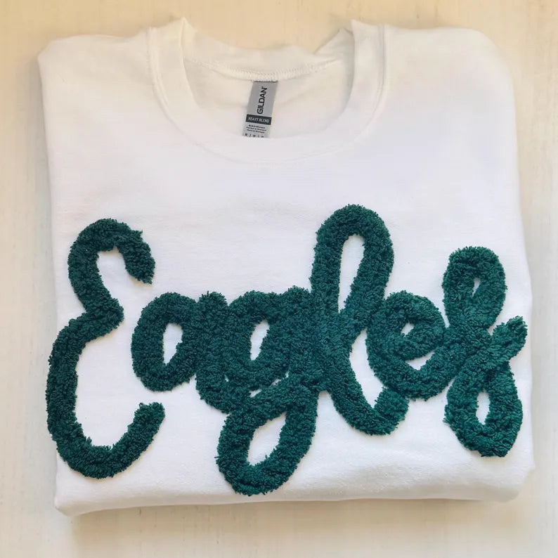 Sweat-shirt brodé en fil chenille personnalisé