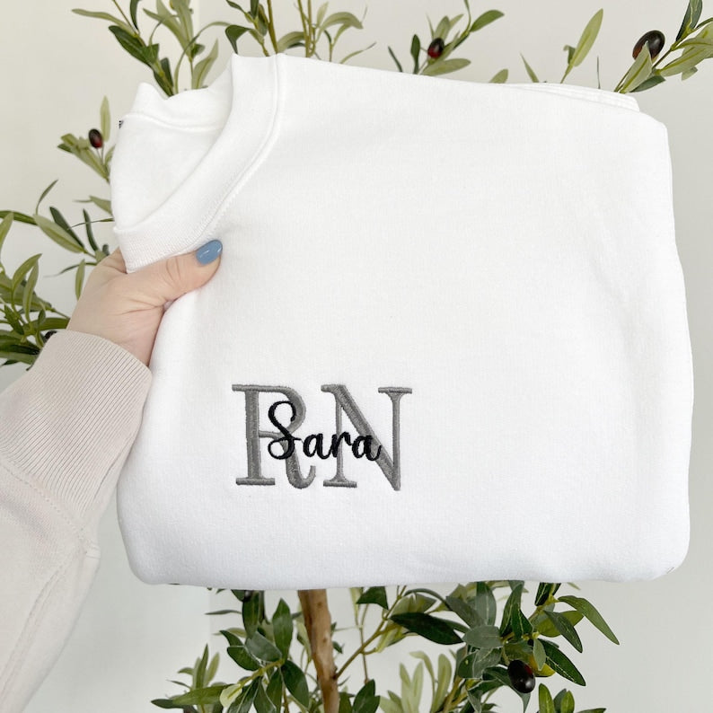 Sweat-shirt RN brodé personnalisé avec nom personnalisé