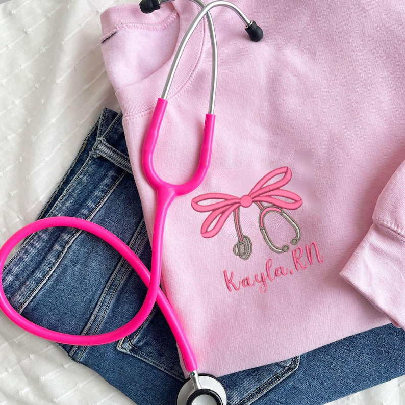 Sweat-shirt brodé personnalisé avec nœud à double boucle pour infirmière