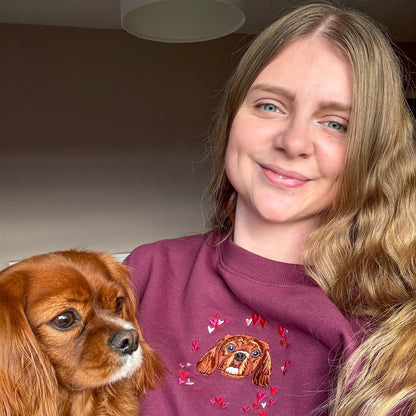Sweat-shirt brodé avec portrait d'animal et cœurs
