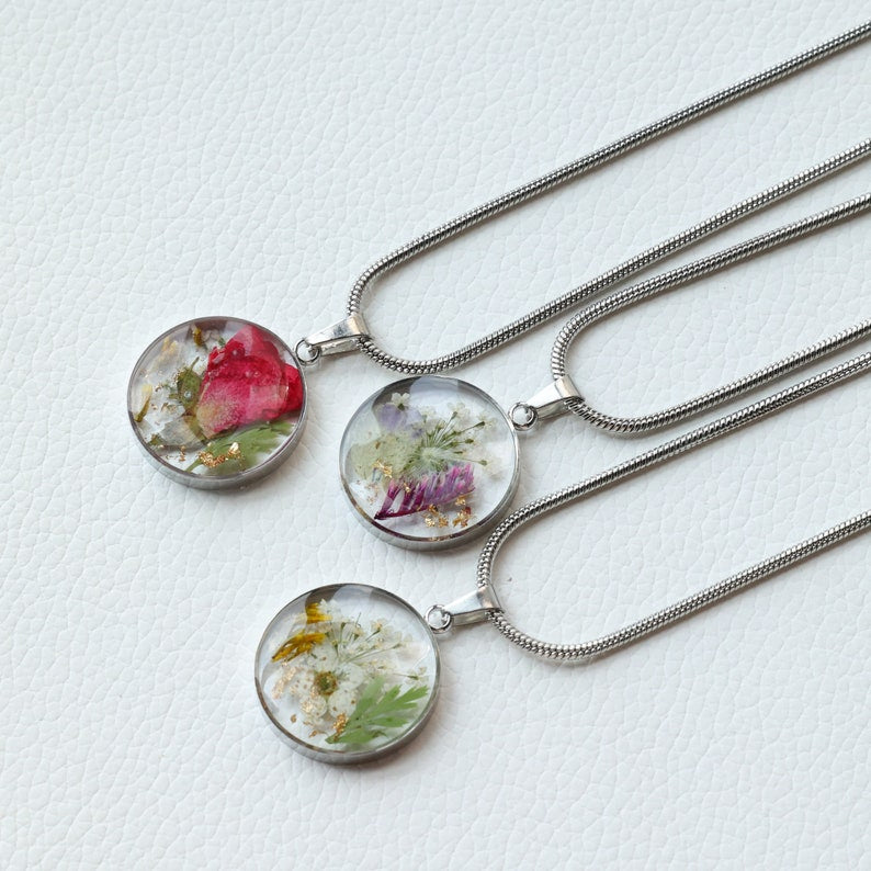 Custom Birth Month Flower Necklace, Birth Flower Necklace, Handmade Pressed Floral Necklace, Bridesmaid Gift, Birthday Gift, Gift for Her