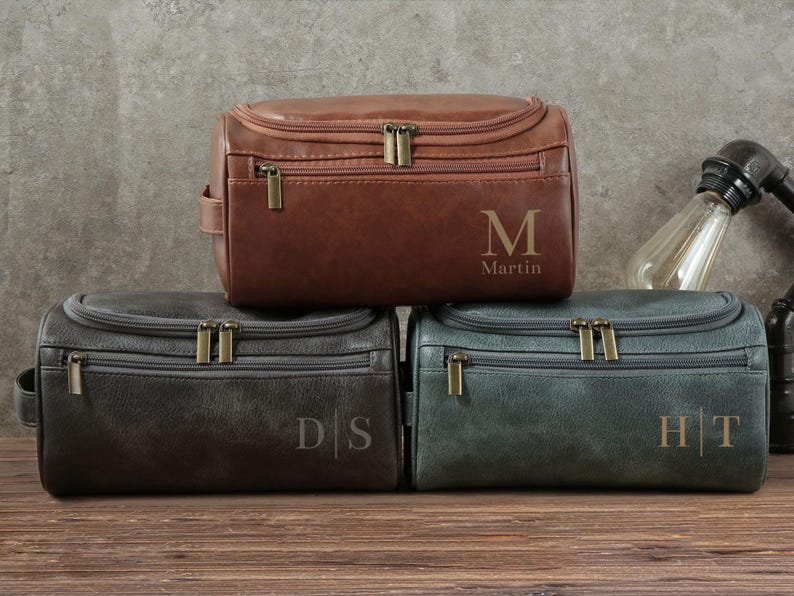 Personalized Men's Leather Toiletry Bag, Groomsmen Gifts, Engraved Dopp Kit, Christmas Gift for Him, Travel Toiletry Bag, Leather Accessory